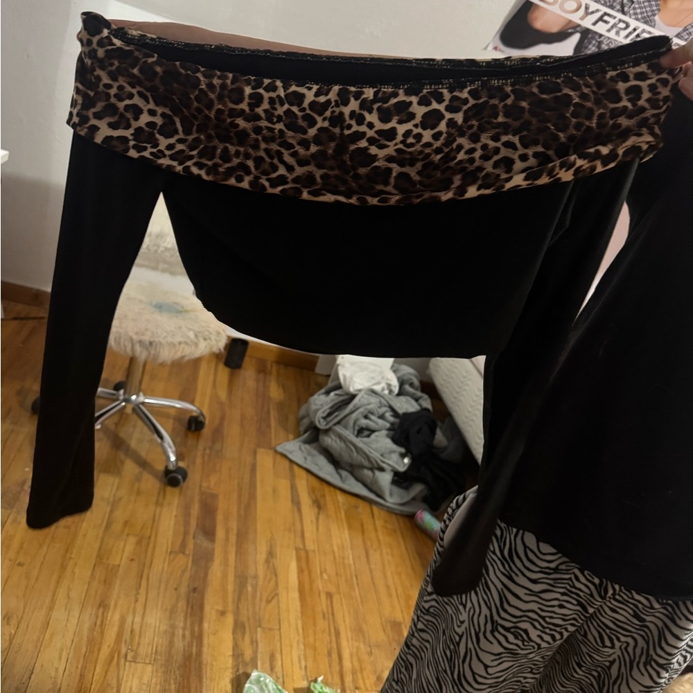 SHEIN Black and Leopard Print Crop Top
